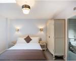 Room image #2 at Docklands Lodge London